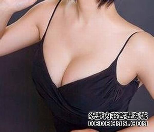 自体脂肪一直隆胸费用