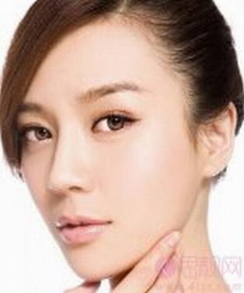 假体隆下巴好吗？假体隆下巴彰显真美丽