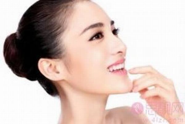 丽尚整形网知识部：去除颈部皱纹都有哪些方法
