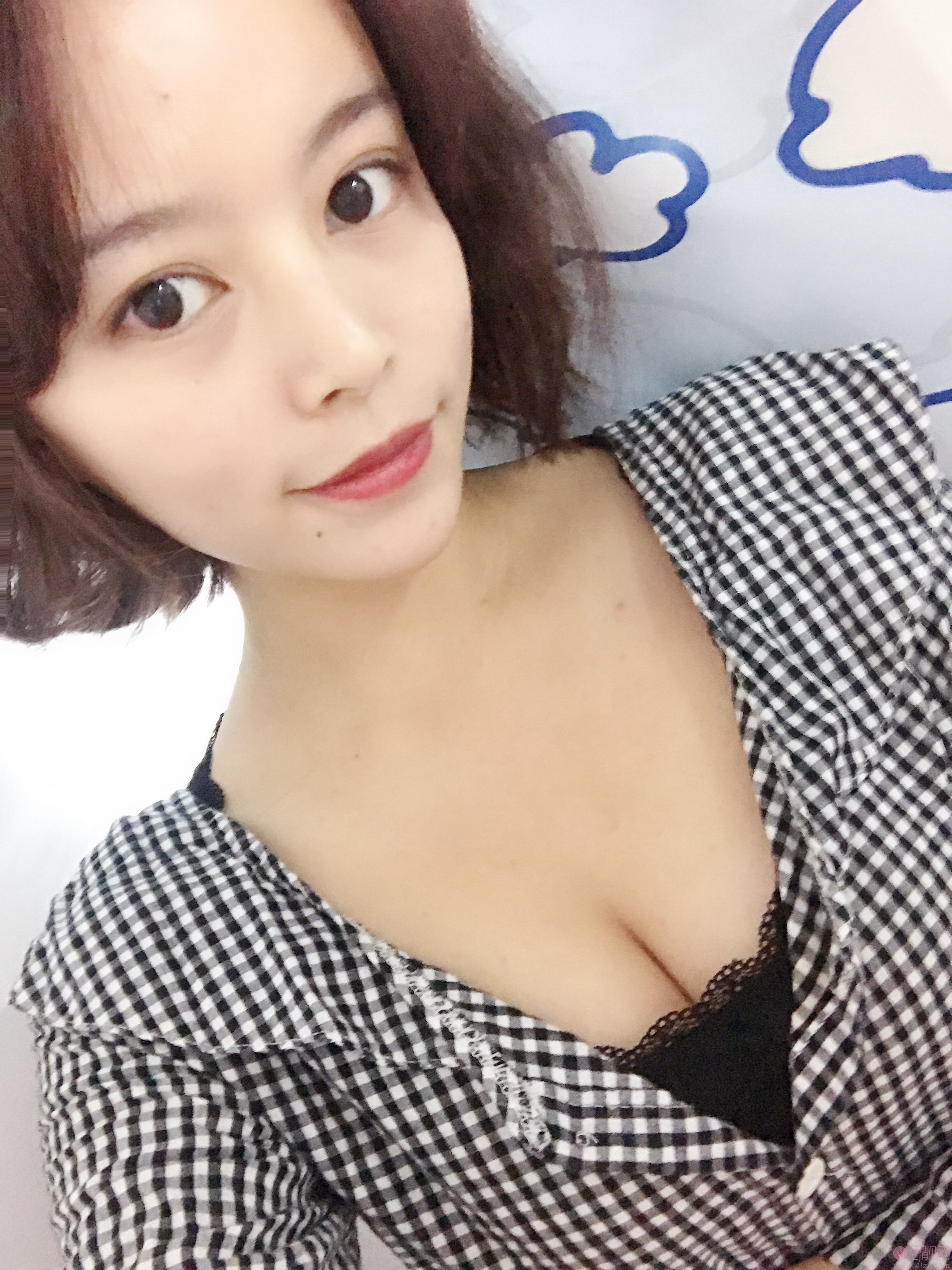 成都美上美罗通贵做假体隆胸怎么样？附价格表及隆胸效果案例展示