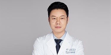 杭州鑫颜控医疗美容涂登峰隆鼻怎么样？2020价格表一览+隆鼻案例前后对比