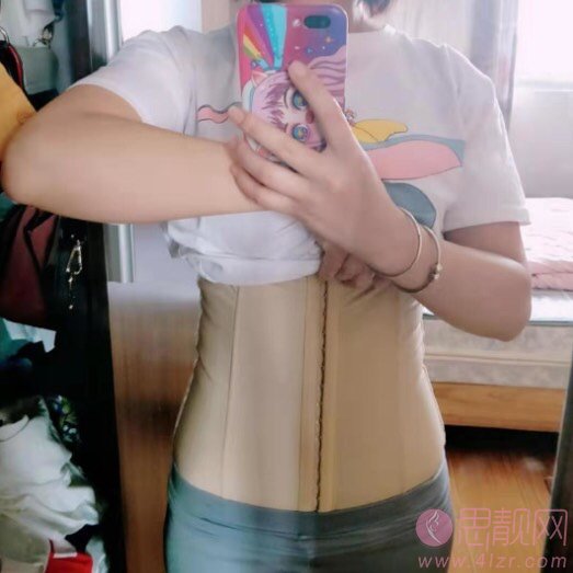 成都市第七人民医院医学美容科腰腹吸脂多少钱？2020价格表一览