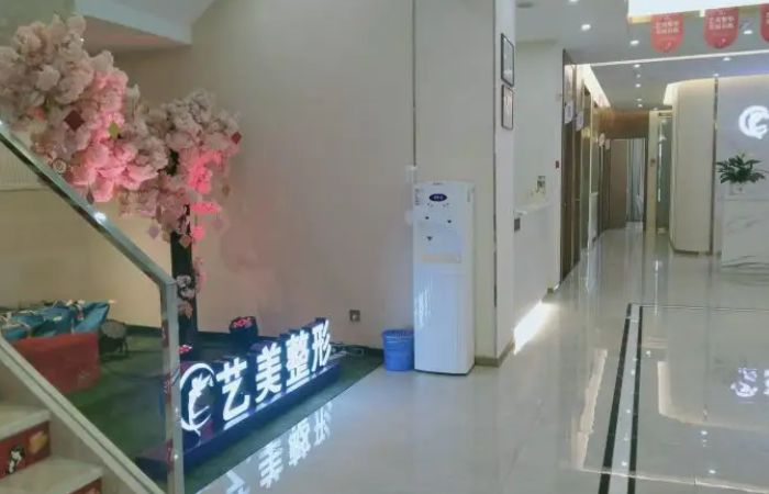 佛山哪家医院割双眼皮比较好5家口碑医院推荐~